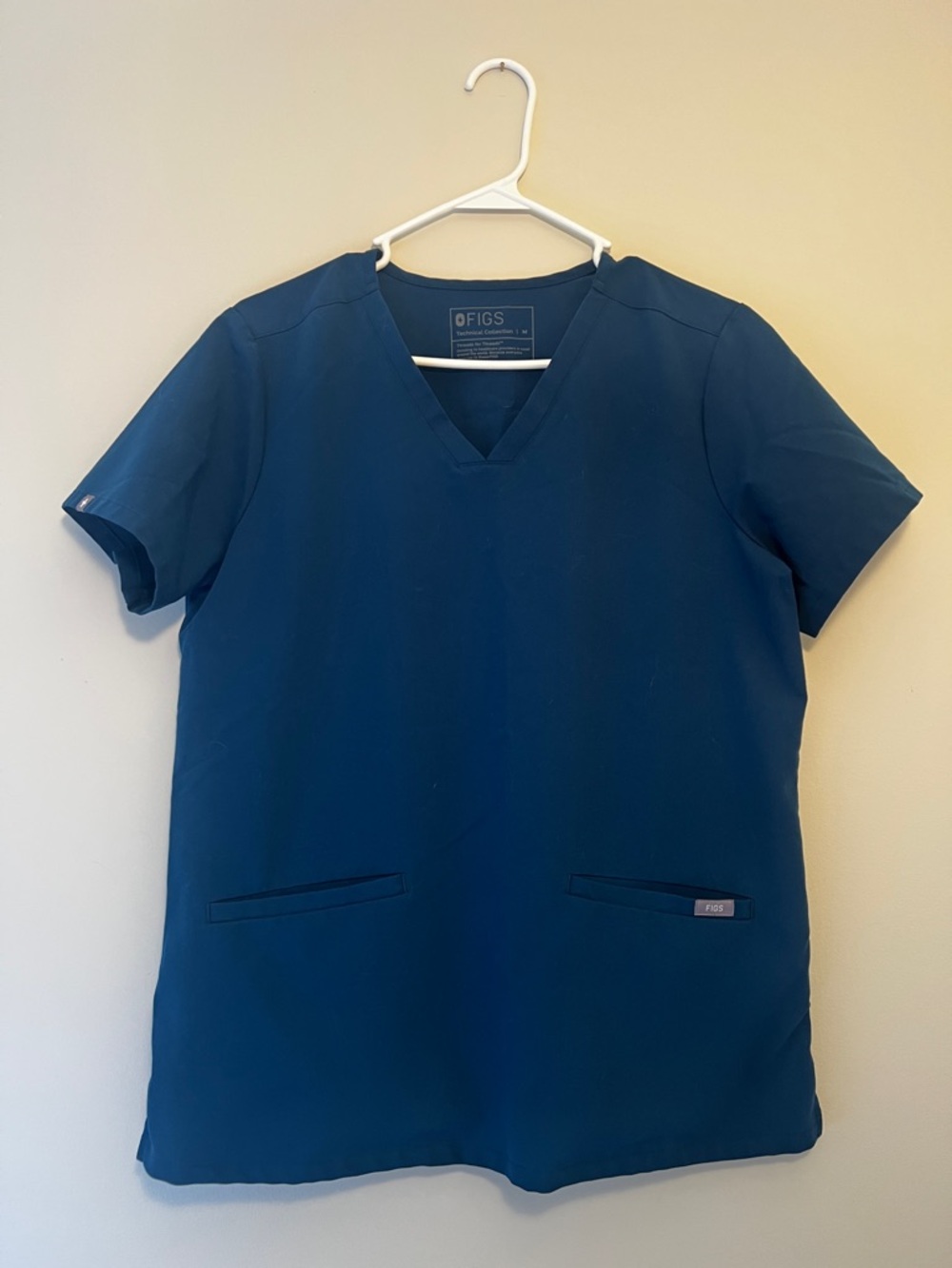 Figs Technical Collection V-Neck Scrub Set